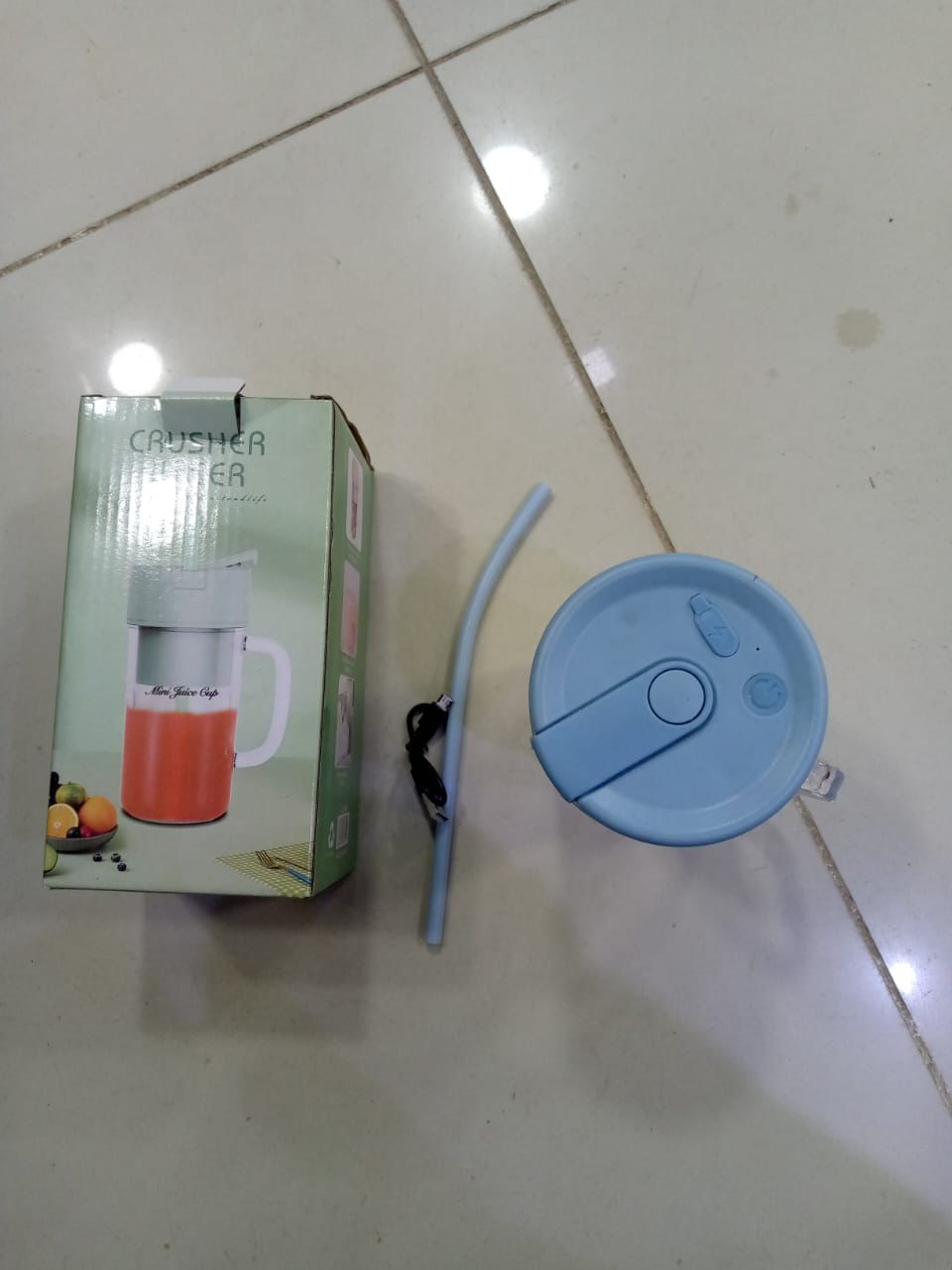 Portable Blender & Smoothie Maker with Built-In Straw